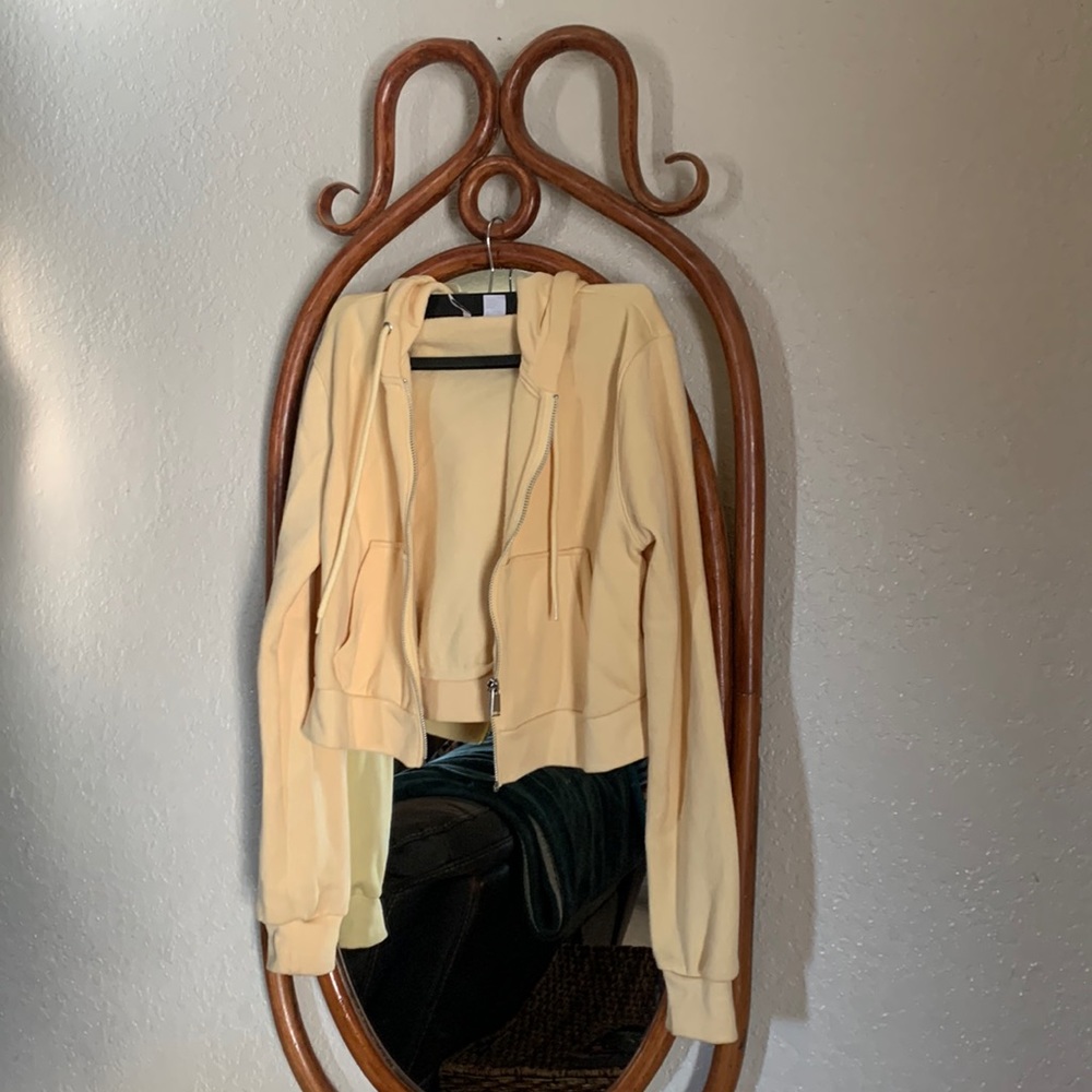 Cropped zip up